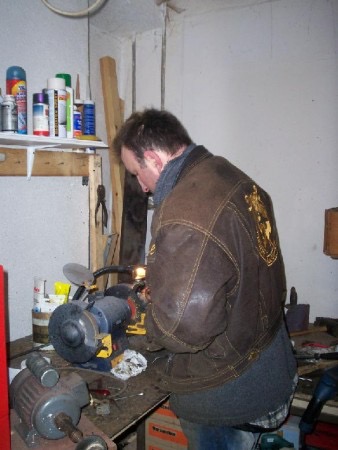 Handarbeit an der Werkbank bei O-K-T